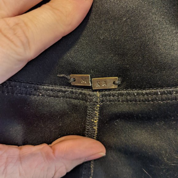 Mika Yoga Wear Henna Mandala contrast leggings - Picture 4 of 9